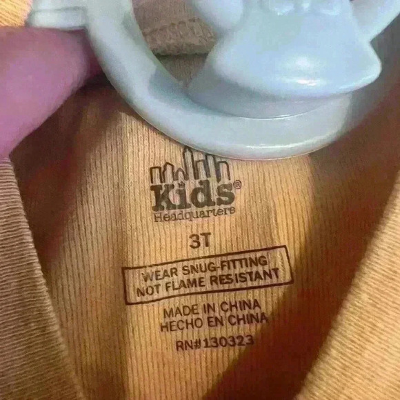 Kids Headquarters Graphic T with matching blue shorts 2T-3T - Picture 4 of 6